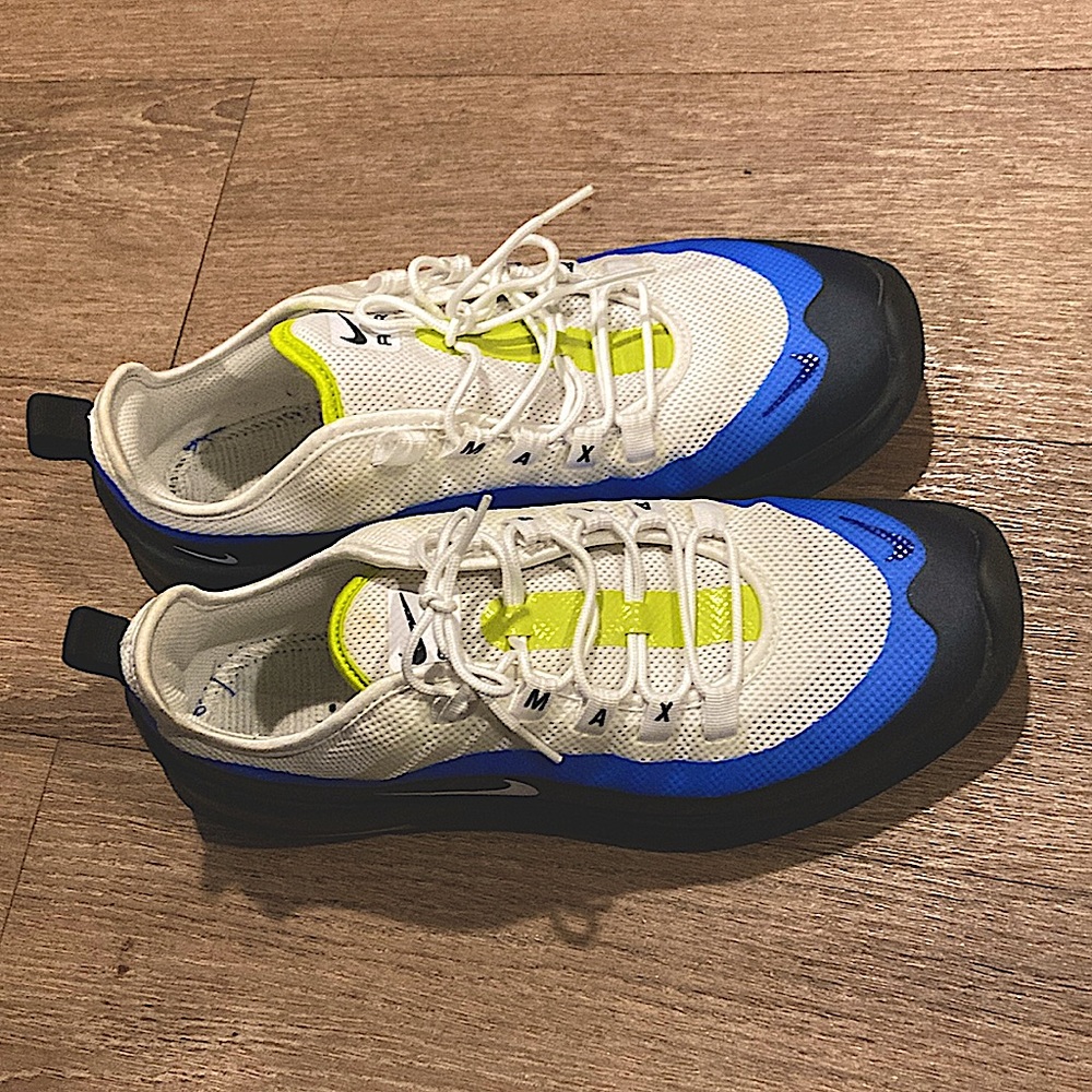 Vintage Nike Air Max Axis White Hyper Blue